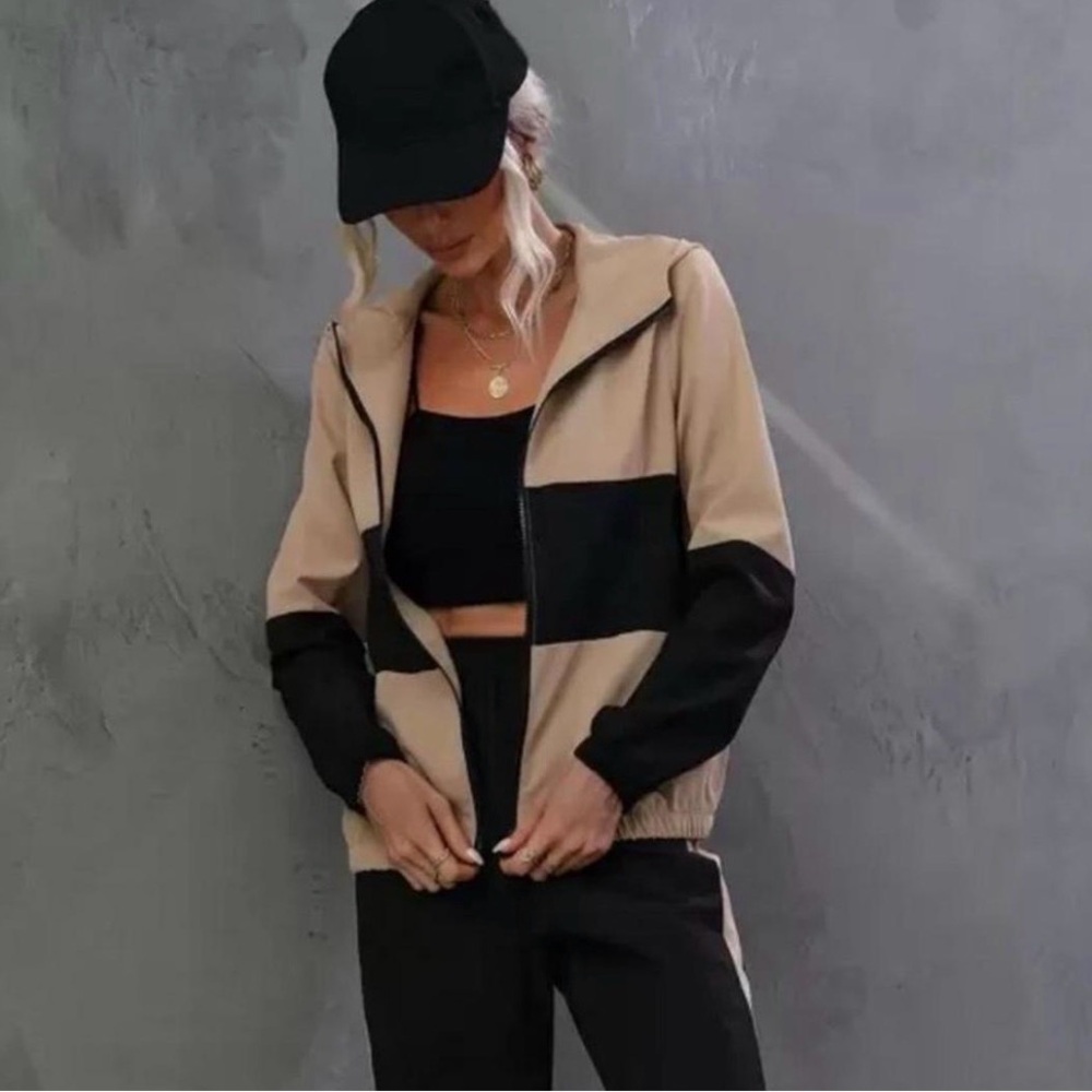 Casual Colorblock Zip-Up Jacket in Beige and Black